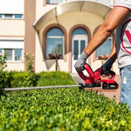 Akumuliatorinės gyvatvorių žirklės WORCRAFT 20V LI-ION (Be akumuliatoriaus ir kroviklio) 6 Akumuliatorinės gyvatvorių žirklės WORCRAFT 20V LI-ION (Be akumuliatoriaus ir kroviklio) 6