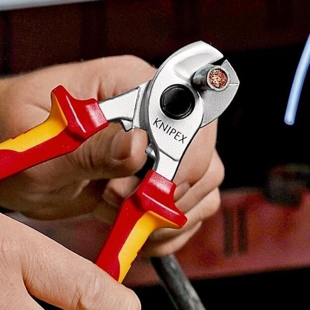 Kabelio kirpimo žirklės elektrikui VDE 165mm KNIPEX 3 Kabelio kirpimo žirklės elektrikui VDE 165mm KNIPEX 3