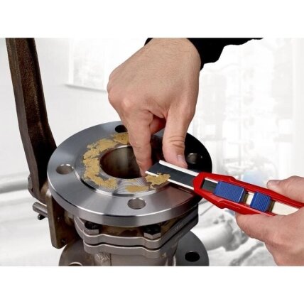 Peilis su keičiama geležte 18mm CutiX KNIPEX 8 Peilis su keičiama geležte 18mm CutiX KNIPEX 8